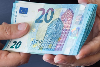Young people and the wealthy: where do young people in Europe hold the most net worth?