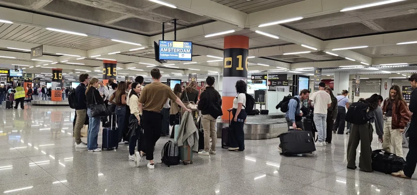 Suitcase stress: Airports where travelers have to wait for lost luggage